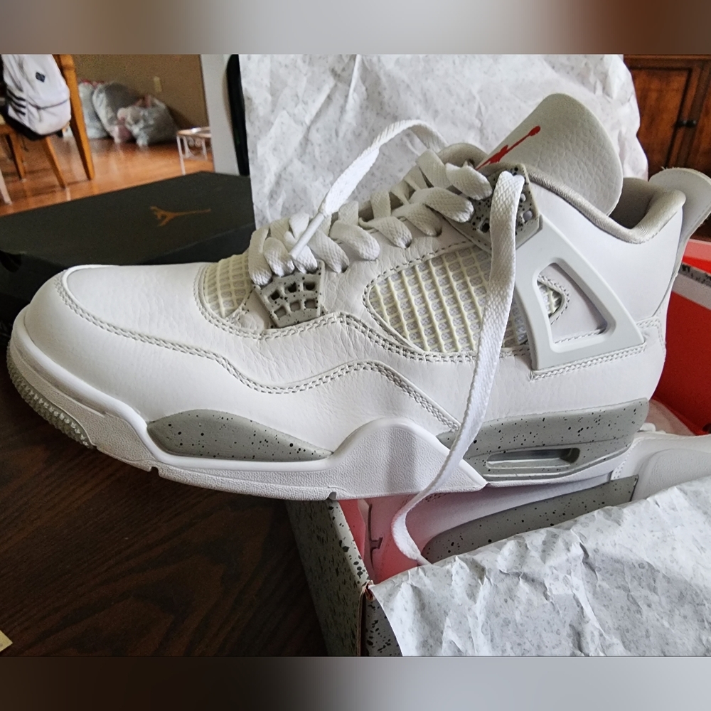 Air Jordan 4 Retro Oreo